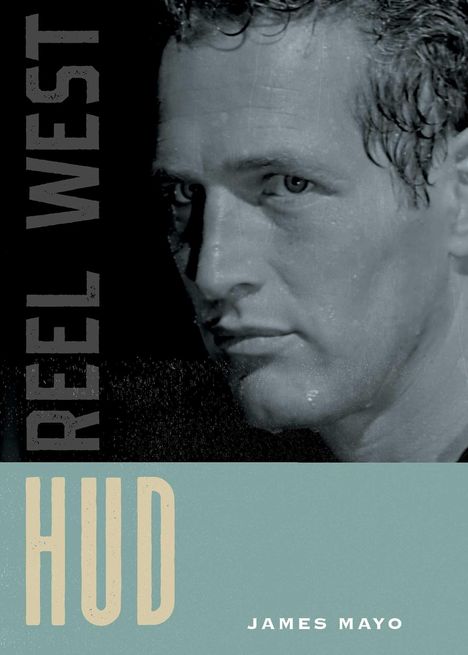 "Reel West", "HUD", "James Mayo". Schwarz-weiß-Porträt eines Mannes mit intensiven Blick, nasses Haar, rauer Ausdruck.