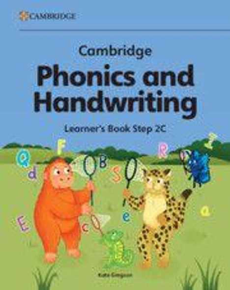 "Cambridge Phonics and Handwriting Learner’s Book Step 2C" mit einem Orang-Utan, Leopard und Papagei auf einer Wiese.