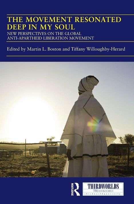 "The Movement Resonated Deep in My Soul", Herausgeber Martin L. Boston und Tiffany Willoughby-Herard. Person in traditioneller Kleidung im Sonnenuntergang.