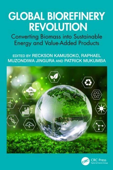 "Global Biorefinery Revolution: Converting Biomass into Sustainable Energy" Auf grünem Hintergrund mit Recycling-Symbolen.