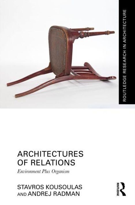 ARCHITECTURES OF RELATIONS: Environment Plus Organism. Stavros Kousoulas, Andrej Radman. Bild: Umgekippter Holzstuhl.