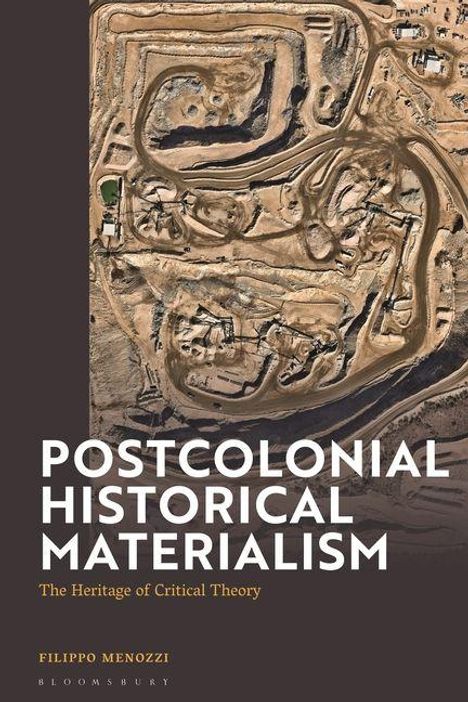 "POSTCOLONIAL HISTORICAL MATERIALISM" in weißer Schrift auf dunklem Hintergrund. Hintergrund zeigt eine Luftaufnahme einer Wüstenlandschaft.