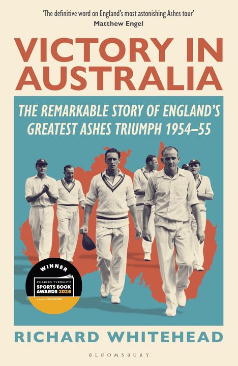 „Victory in Australia“, Preis-Sticker, Bild von fünf Kricketspielern vor australischem Umriss in leuchtenden Farben.