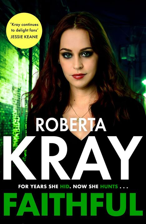 Gelber Kreis: "‘Kray continues to delight fans’ JESSIE KEANE" Roberta Kray. Große weiße und grüne Schrift. Frau mit dunklem Haar.