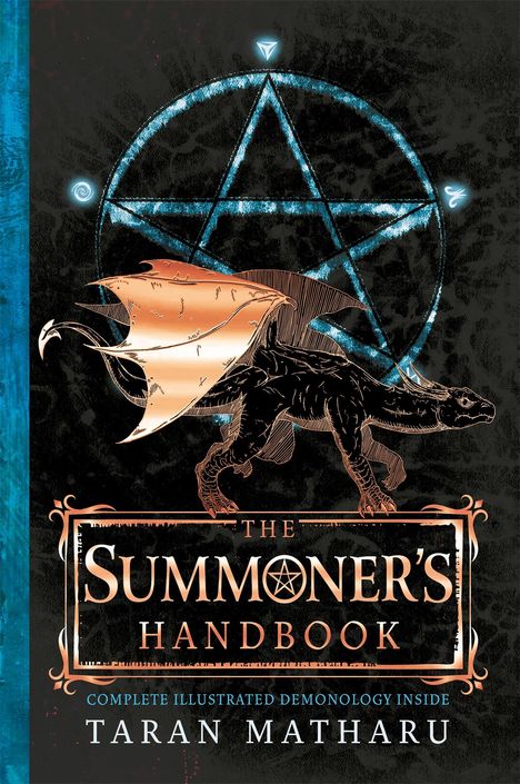 "The Summoner's Handbook" steht in der Mitte, mit einem Drachen und einem großen Pentagramm im Hintergrund.