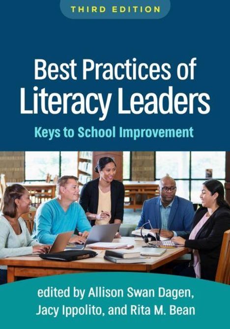 "Best Practices of Literacy Leaders: Keys to School Improvement." Fünf Personen arbeiten an Laptops in einer Bibliothek.