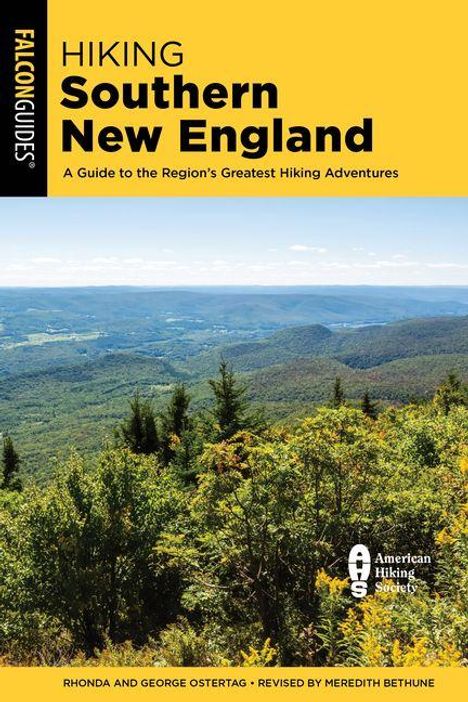 Text: "Hiking Southern New England: A Guide to the Region's Greatest Hiking Adventures." Darunter eine weite Waldlandschaft.