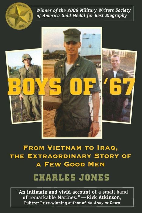 „Boys of '67“: Eine Geschichte über Marines von Vietnam bis Irak, von Charles Jones. Drei Männer in Militärkleidung.