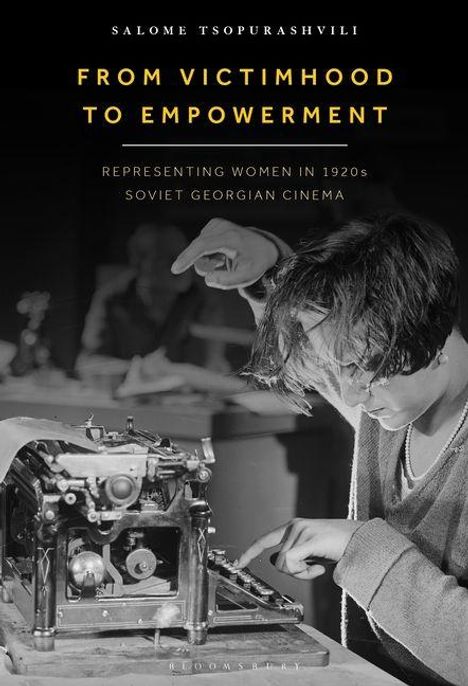 Ein Buchcover zeigt eine Frau an einer Schreibmaschine. Text: "From Victimhood to Empowerment" von Salome Tsopurashvili.