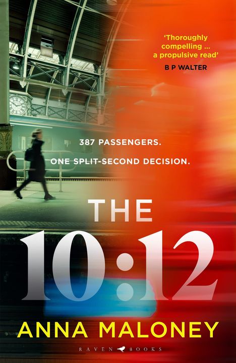Text: „387 Passengers. One Split-Second Decision.“ Eine Person geht in einem Bahnhof entlang eines Zugs.