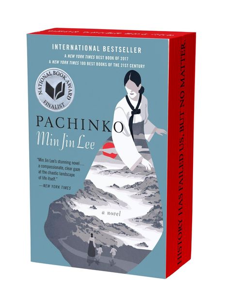 Buchcover: "Pachinko" von Min Jin Lee. Illustration einer Frau in traditioneller Kleidung vor einer Gebirgslandschaft.