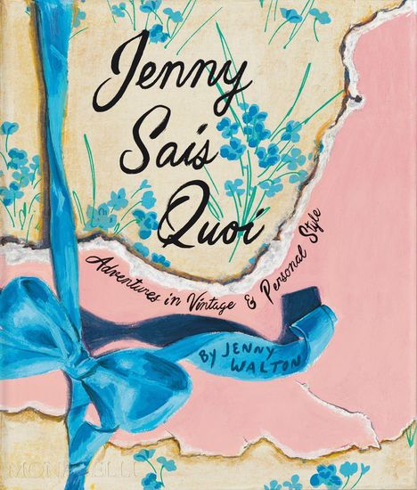 "Jenny Saïs Quoi", "Adventures in Vintage & Personal Style". Illustration mit blauen Blumen und Schleife auf rosa Hintergrund.