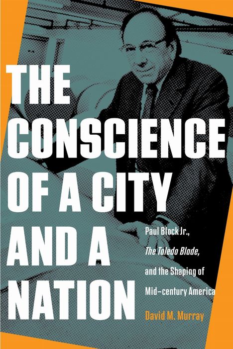 „THE CONSCIENCE OF A CITY AND A NATION“ in großen Buchstaben. Mensch im Hintergrund mit Brille, Farbgestaltung in Orange und Blau.