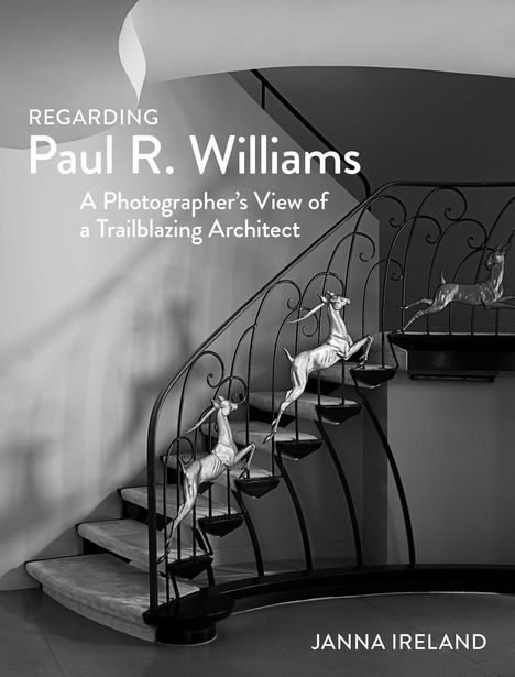 „REGARDING Paul R. Williams: A Photographer’s View of a Trailblazing Architect” von JANNA IRELAND. Wendeltreppe mit Zierarbeiten.