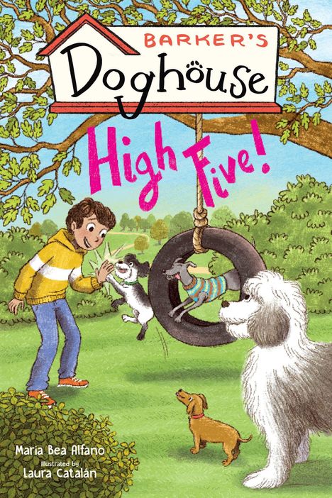 Barker's Doghouse High Five! Ein Junge gibt einem Hund ein High Five. Ein Reifen mit spielenden Hunden hängt an einem Baum.
