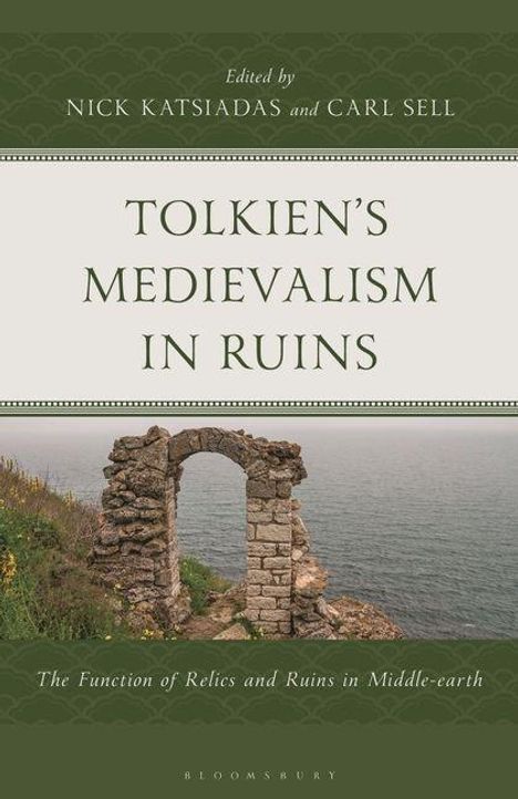 Titel: "Tolkien’s Medievalism in Ruins". Unten Küstenlandschaft mit verfallenem Steinbogen.