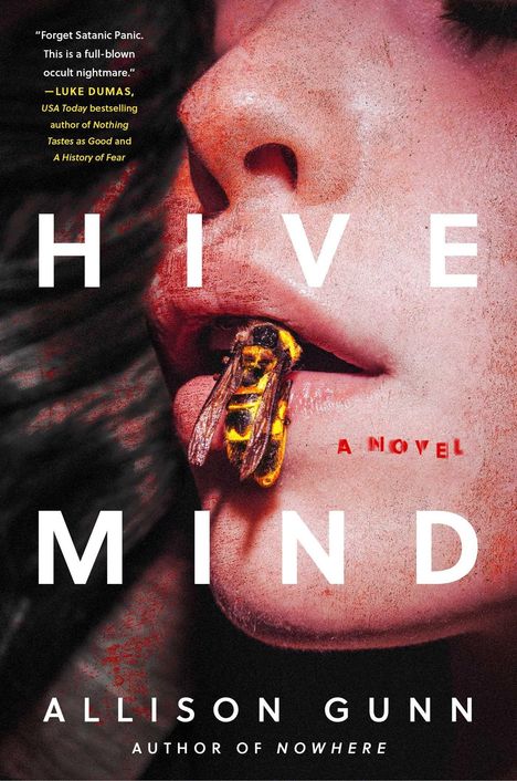 Der Text "HIVE MIND" ist dominant. Ein Gesicht mit einer Biene zwischen den Lippen, darunter der Name "Allison Gunn".