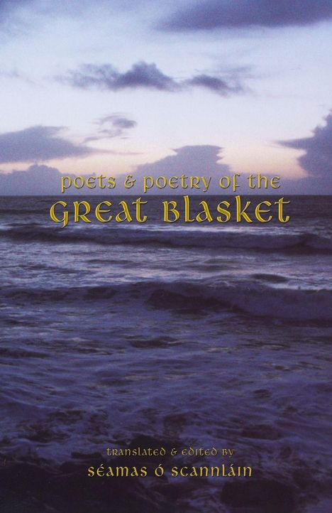 „Poets & Poetry of the Great Blasket“ in goldener Schrift über einem Meer bei Dämmerung.