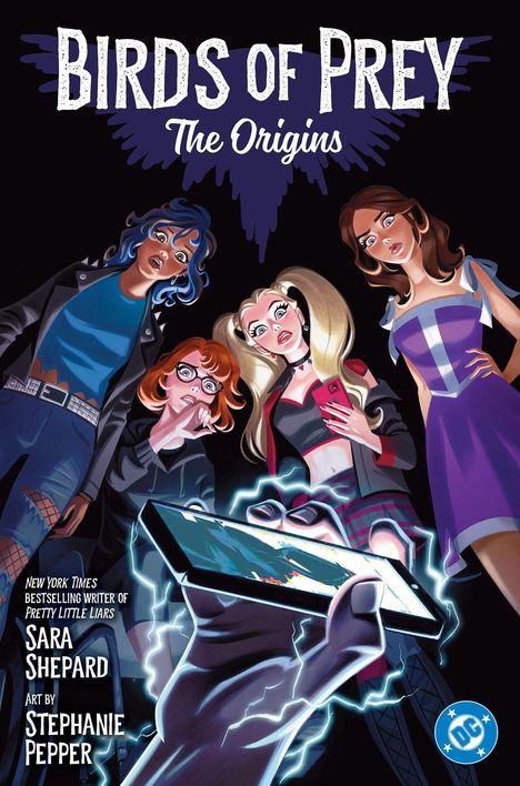 "Birds of Prey: The Origins." Vier Frauen schauen schockiert auf ein leuchtendes Smartphone, eine Illustration.