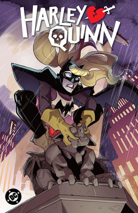 "Harley Quinn" in stilisierter Schrift mit gebrochenem Herzen. Eine Figur mit Cape hockt auf einem Wasserspeier in Regen.