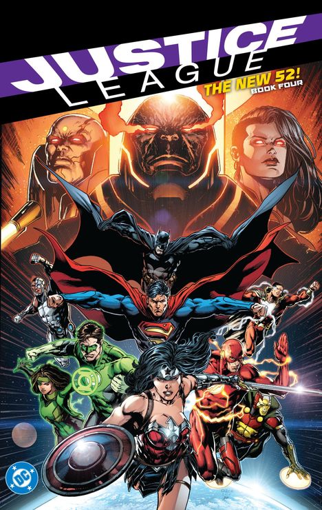 "JUSTICE LEAGUE: THE NEW 52! BOOK FOUR" in einem dynamischen Comic-Stil, zeigt Superhelden im Kampfmodus.
