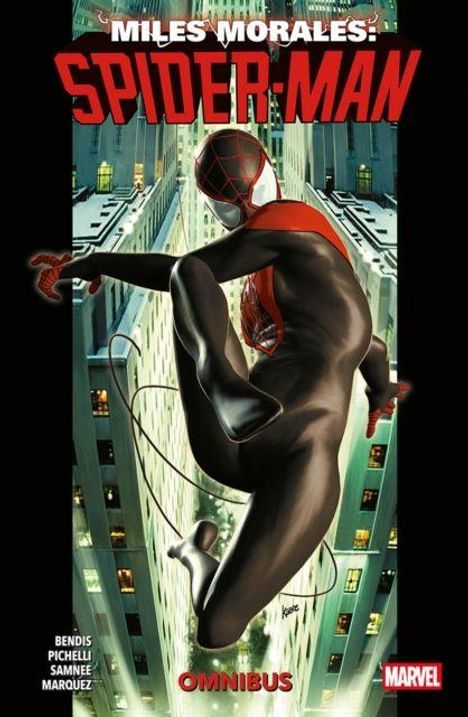 „Miles Morales: Spider-Man Omnibus“ in Rot. Spider-Man schwingt zwischen Wolkenkratzern. Unten ein Marvel-Logo.