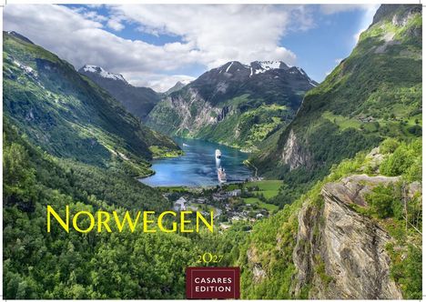 Text: "NORWEGEN 2027 CASAES EDITION". Eine malerische Landschaft mit Fjord, Bergen und einem Kreuzfahrtschiff.