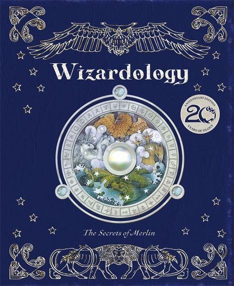 "Wizardology", darunter "The Secrets of Merlin." Oben und unten stilisierte Illustrationen mit Eule und Tiermotiven.
