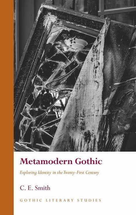 „Metamodern Gothic“ von C. E. Smith. Ein zerbrochener Spiegel in Schwarz-Weiß, stilvoll zerbrochen.