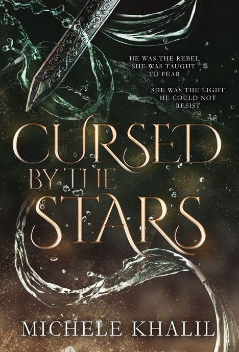 "Cursed by the Stars" steht groß geschrieben. Ein kunstvoll verziertes Schwert und Wasserschwaden im Hintergrund. Autor: Michele Khalil.