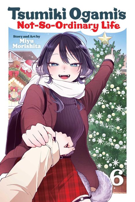 Titel: "Tsumiki Ogami's Not-So-Ordinary Life". Eine Person zeigt lächelnd auf einen dekorierten Weihnachtsbaum.