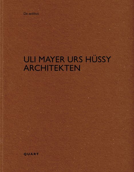 "ULI MAYER URS HÜSSY ARCHITEKTEN" zentriert, einfacher brauner Hintergrund, minimalistisches Design.
