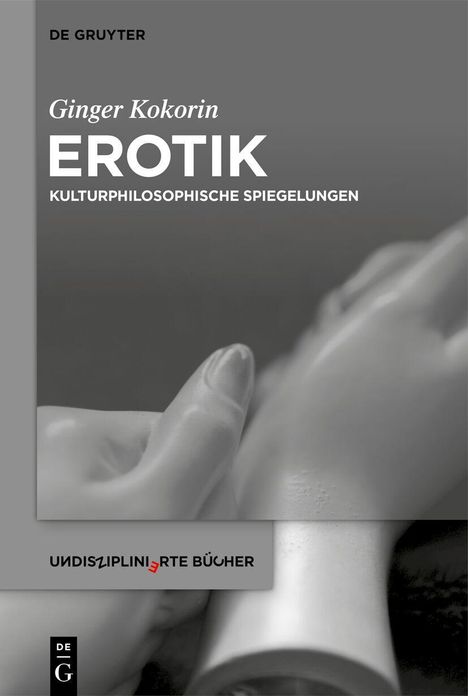 Zitat-Design mit großem Gänsefüßchen in der Mitte, beige-grauer Hintergrund mit wiederholten Mustern.
