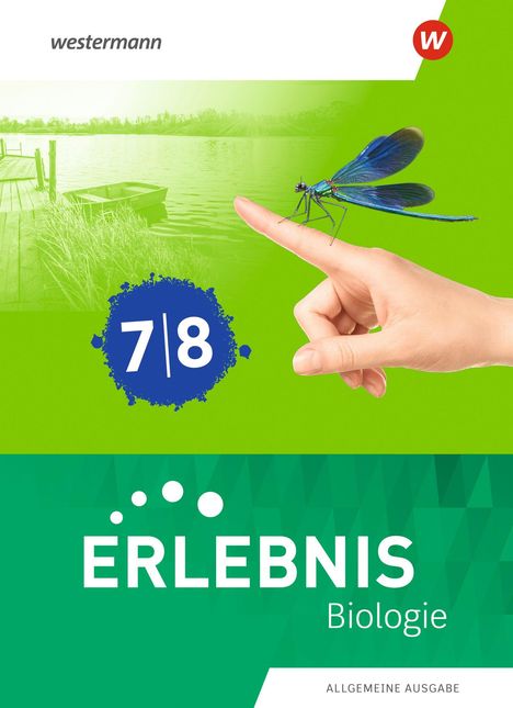 "Erlebnis Biologie 7/8" auf grünem Hintergrund, Hand mit Libelle, See und Steg, Logo oben rechts.