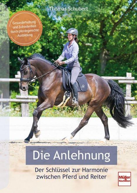 "Die Anlehnung: Der Schlüssel zur Harmonie zwischen Pferd und Reiter." Ein Reiter trainiert auf einem braunen Pferd.