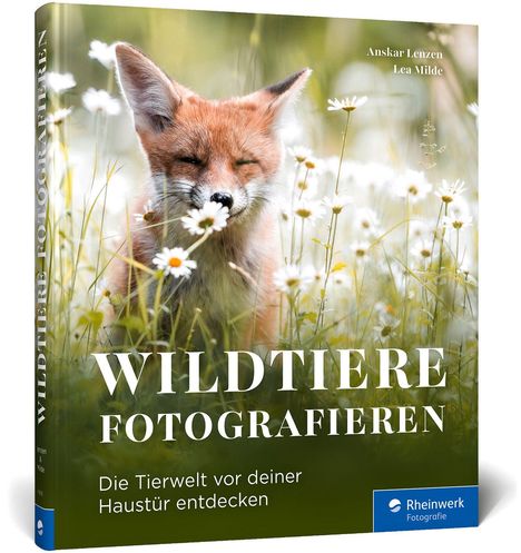 Titel: "WILDTIERE FOTOGRAFIEREN" – Fuchs in Blumenwiese, Logo rechts unten.