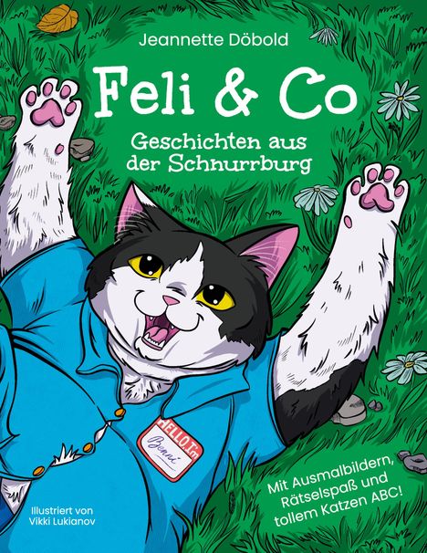 Ein fröhlicher schwarz-weißer Kater namens Benni in blauem Hemd liegt auf grünem Gras mit Blumen und hebt die Pfoten.