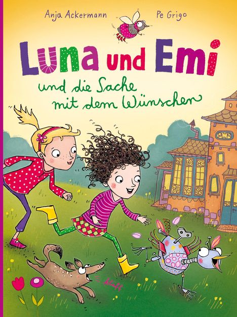 Titel: "Luna und Emi und die Sache mit dem Wünschen". Zwei fröhliche Mädchen und ein Hund rennen auf einem Rasen.
