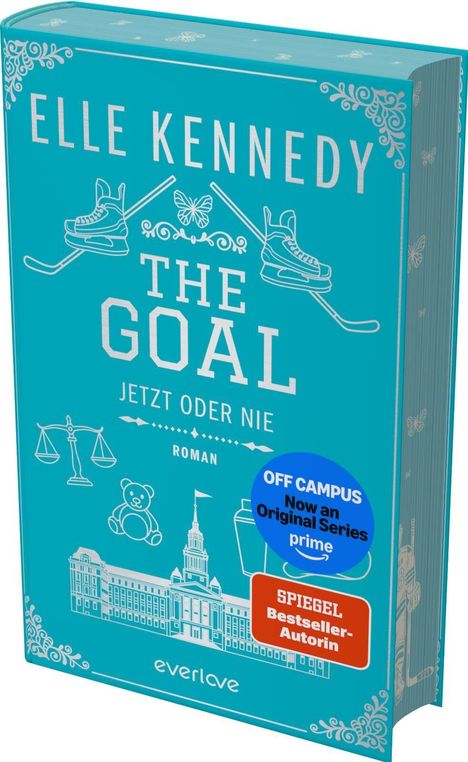 "THE GOAL - JETZT ODER NIE. ROMAN." Türkisfarbene Buchcover mit Eishockey-Schlägern, Skates, Teddybär, Justizwaage, Gebäudeillustration.