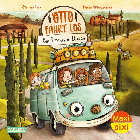 "Otto fährt los. Ein Sommer in Italien." Ein Bus mit lachenden Menschen auf einer italienischen Landschaftsstraße.
