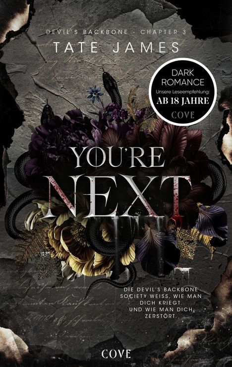 "YOU'RE NEXT" steht im Zentrum über dunklen Blumen und Schlangen. Oben: "TATE JAMES". Ein Kreis sagt: "Dark Romance, Ab 18 Jahre".