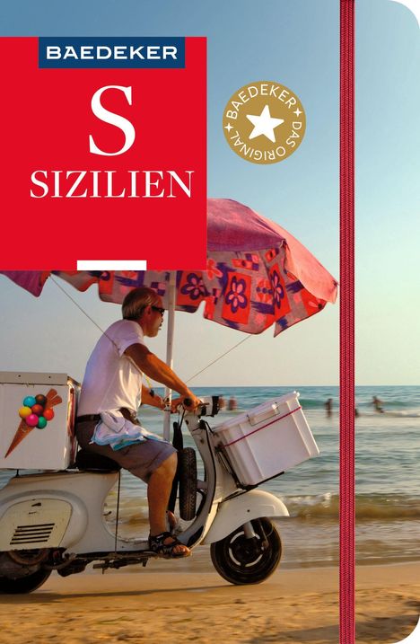 Text: Baedeker, Sizilien. Mann fährt Motorroller mit Eisbox am Strand; darüber ein Sonnenschirm mit bunten Mustern.