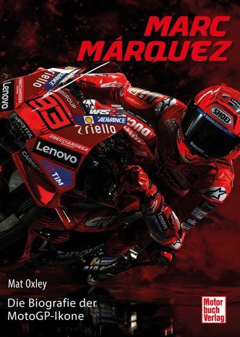 "Marc Márquez" in großer roter Schrift. Ein Rennfahrer in rotem Anzug auf einem Motorrad in einer dynamischen Pose.
