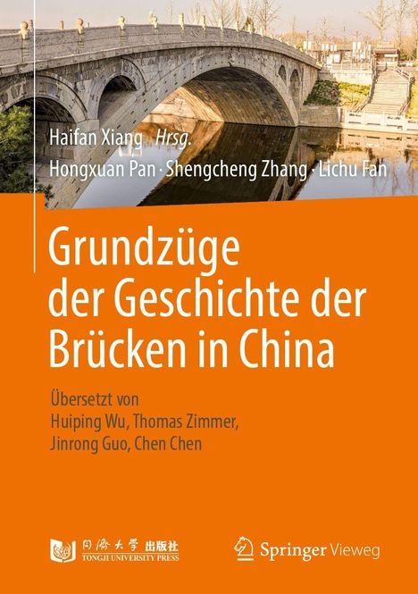 "Grundzüge der Geschichte der Brücken in China." Bild einer steinernen Brücke über stillem Wasser bei Tageslicht.