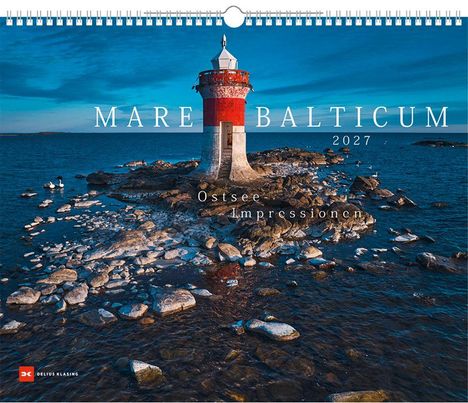 „MARE BALTICUM 2027 Ostsee Impressionen“. Ein roter Leuchtturm steht auf einer felsigen Insel im blauen Meer.