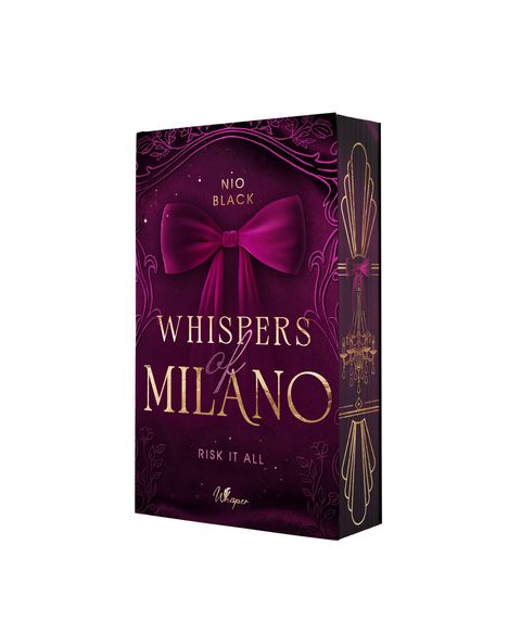 „Whispers of Milano“, Nio Black, „Risk It All“. Ein lila Karton mit einer großen Schleife und eleganten Mustern.