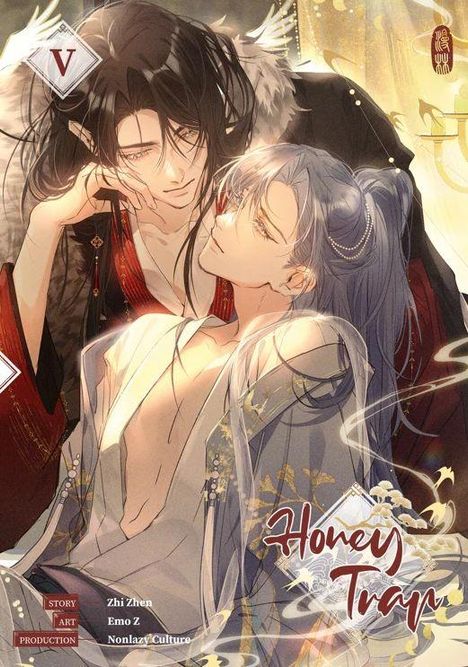„Honey Trap“ und „V“ sind sichtbar. Ein elegantes Duo in Manga-Stil; einer lächelt, der andere in entspanntem Fall.