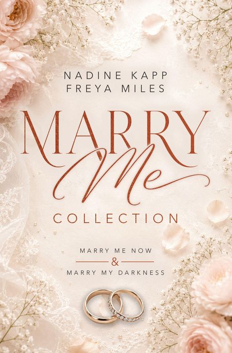 NADINE KAPP, FREYA MILES, MARRY ME COLLECTION. Zwei Ringe, umgeben von rosa Blumen und zarten Spitzendetails.
