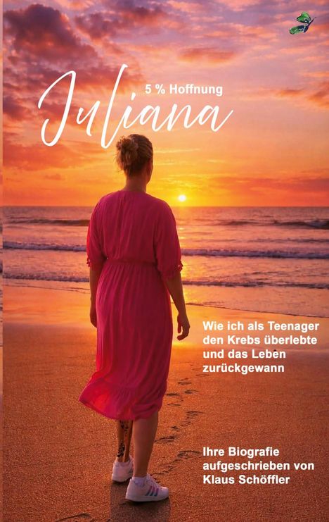"5 % Hoffnung Juliana" – Frau im pinken Kleid am Strand bei Sonnenuntergang, sie schaut aufs Meer.