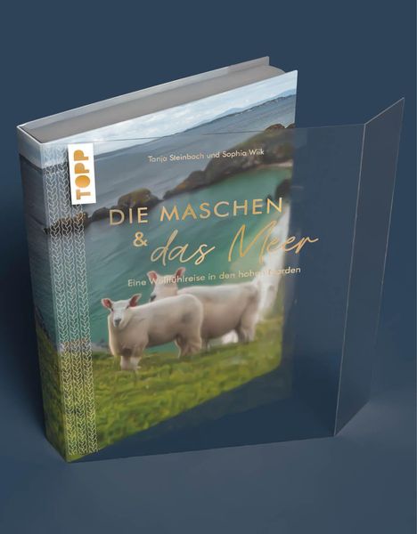 Buchtitel: "Die Maschen & das Meer". Hintergrund zeigt Schafe auf grüner Wiese mit Meerblick.